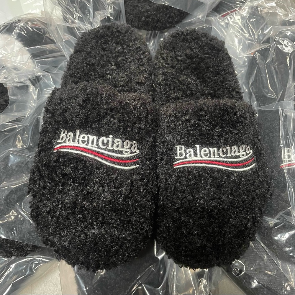 Lenci Balck Fur Slides